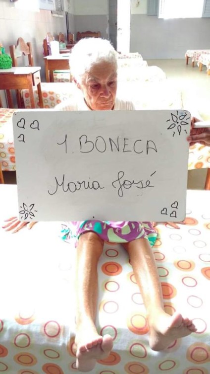 Vovó Maria José nem sabe, mas sua boneca já está garantida