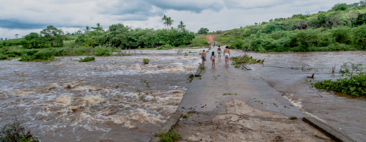 58mm de Chuvas nos Últimos Quatro Dias Ponte da Barra da Estiva - Foto Hélio Fonseca
